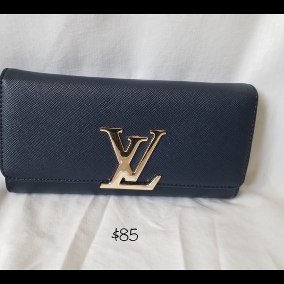 Purses - Picture 13 of 16